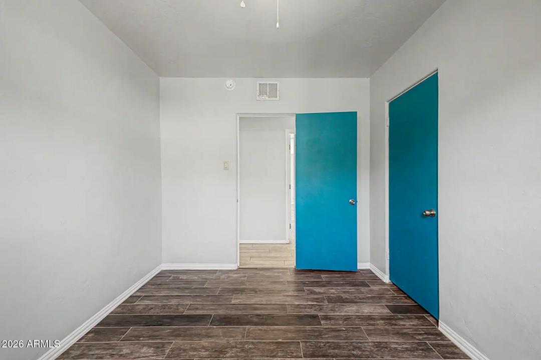 Real Estate Picture 22