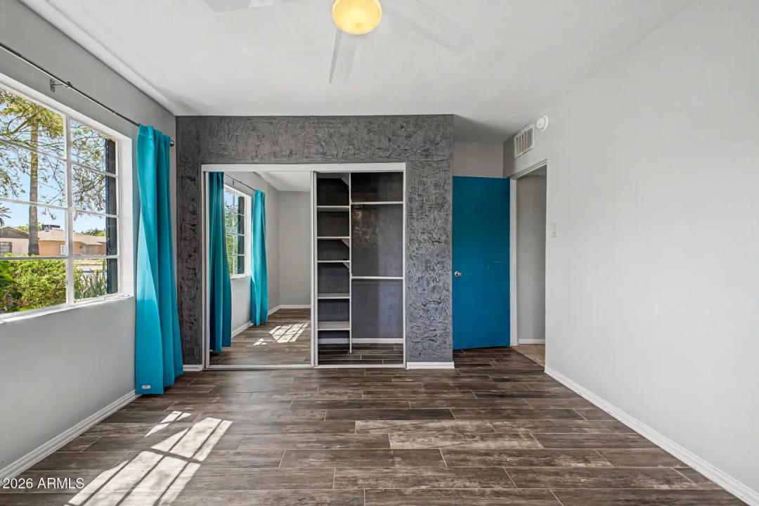 Real Estate Picture 24