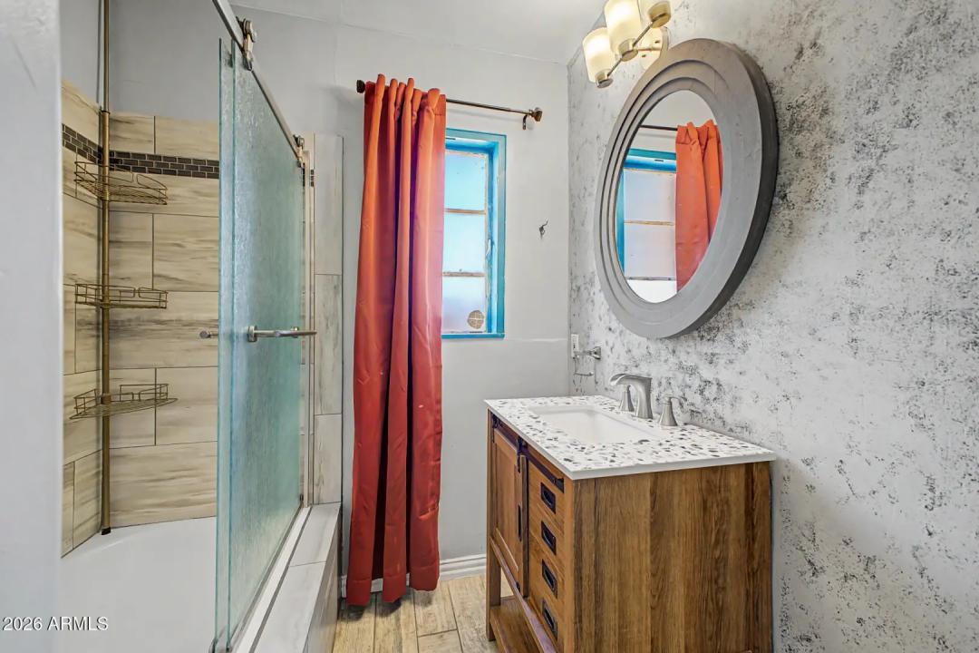 Real Estate Picture 26