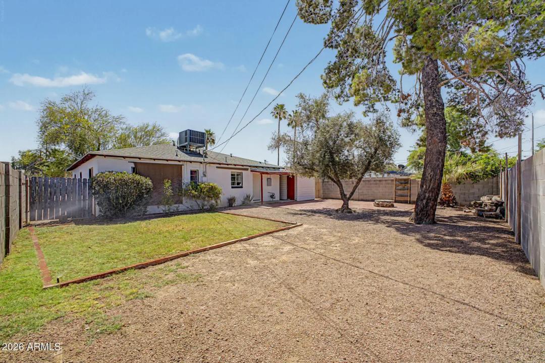 Real Estate Picture 32