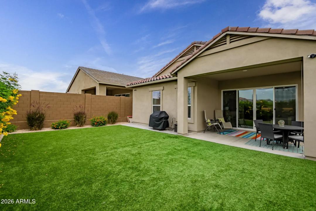 Real Estate Picture 23
