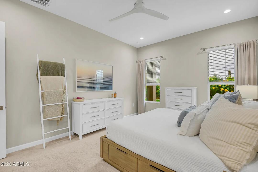 Real Estate Picture 12