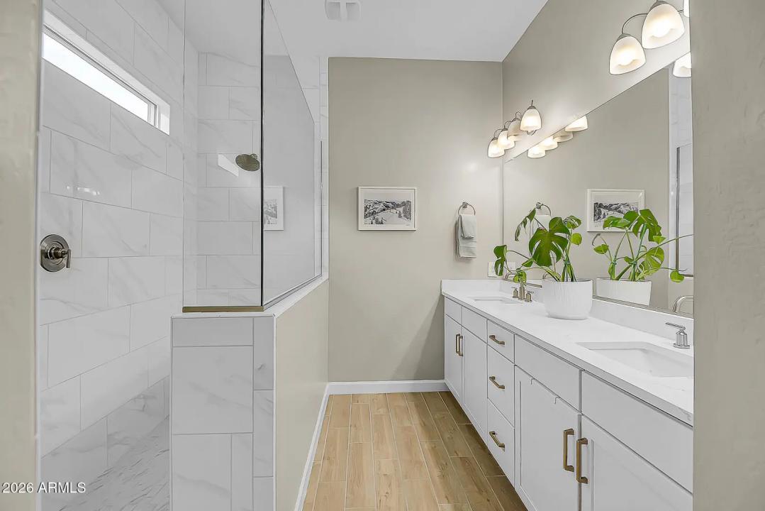 Real Estate Picture 13