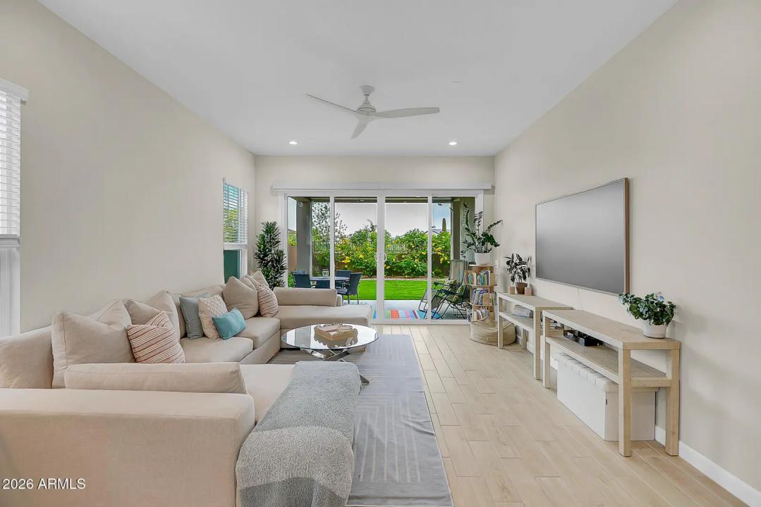 Real Estate Picture 10