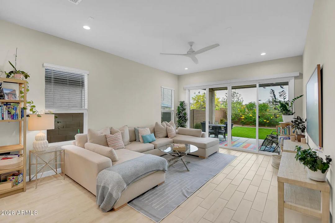 Real Estate Picture 9