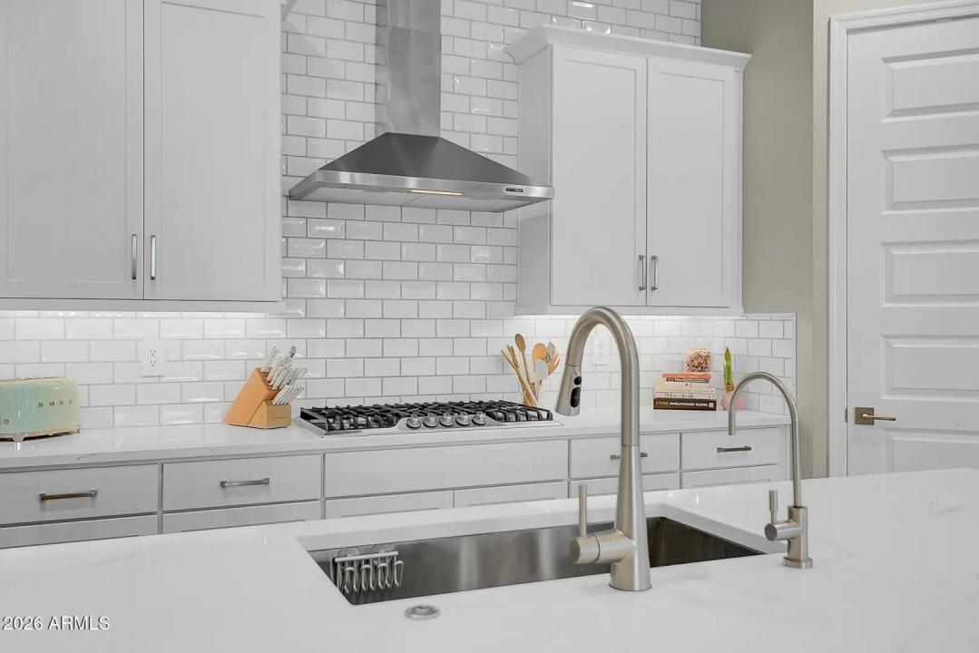 Real Estate Picture 6