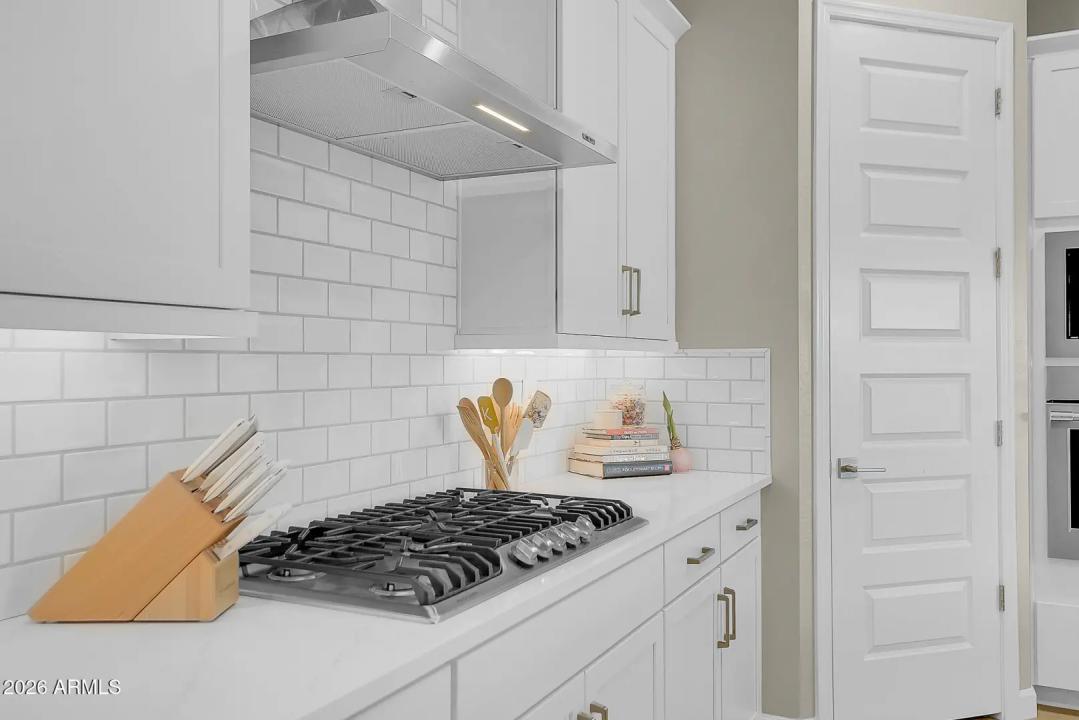 Real Estate Picture 7