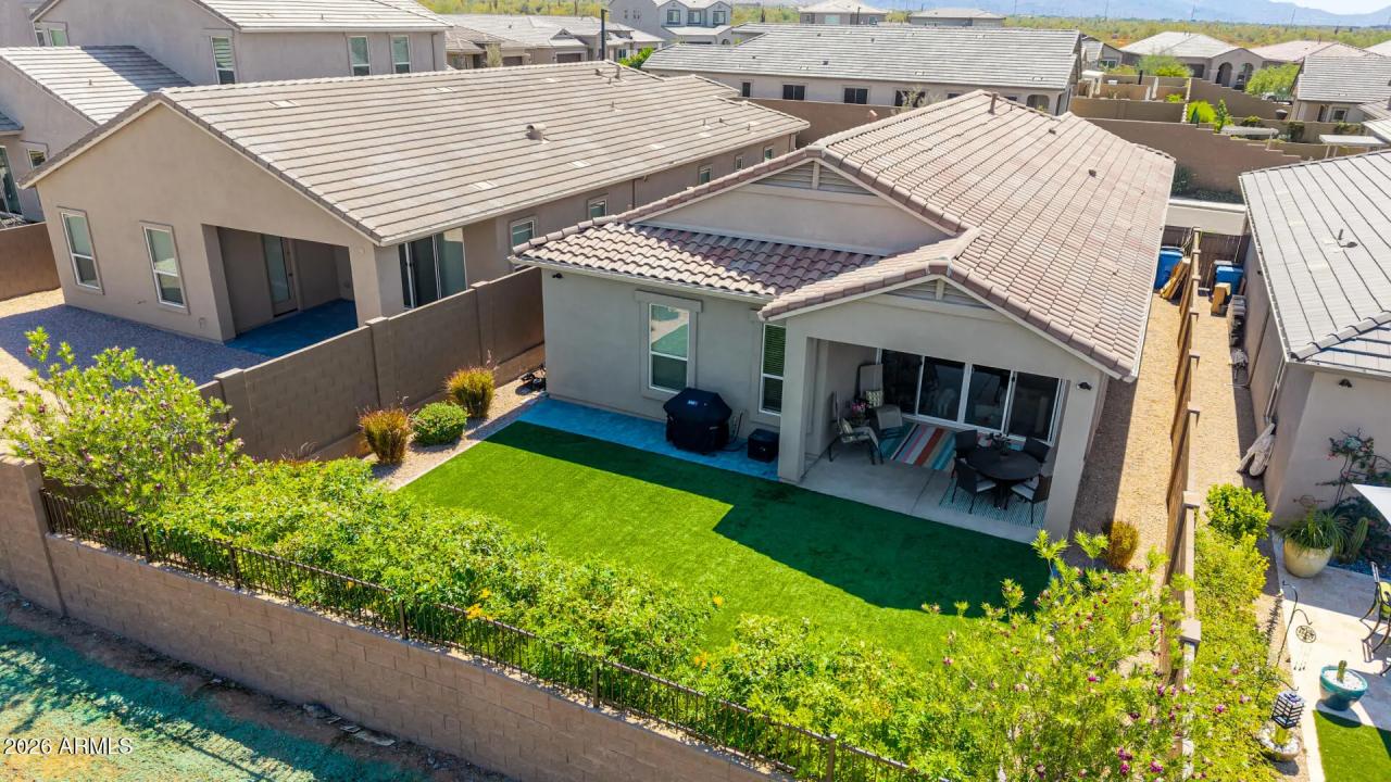Real Estate Picture 24