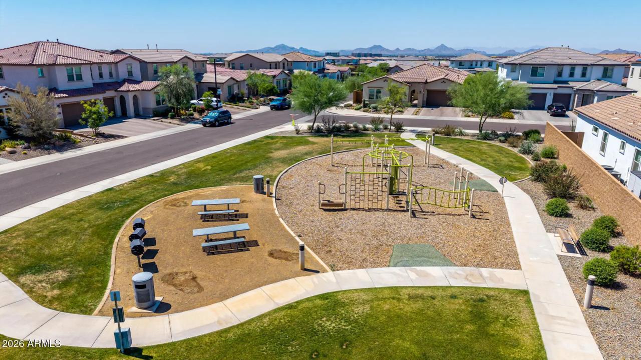 Real Estate Picture 28