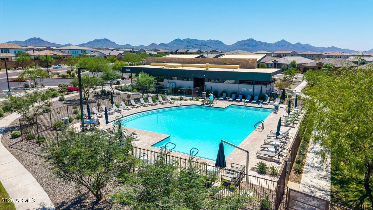 Real Estate Picture 30