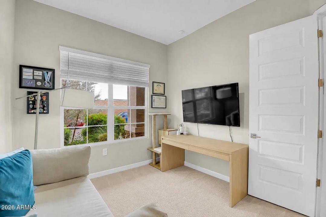 Real Estate Picture 18