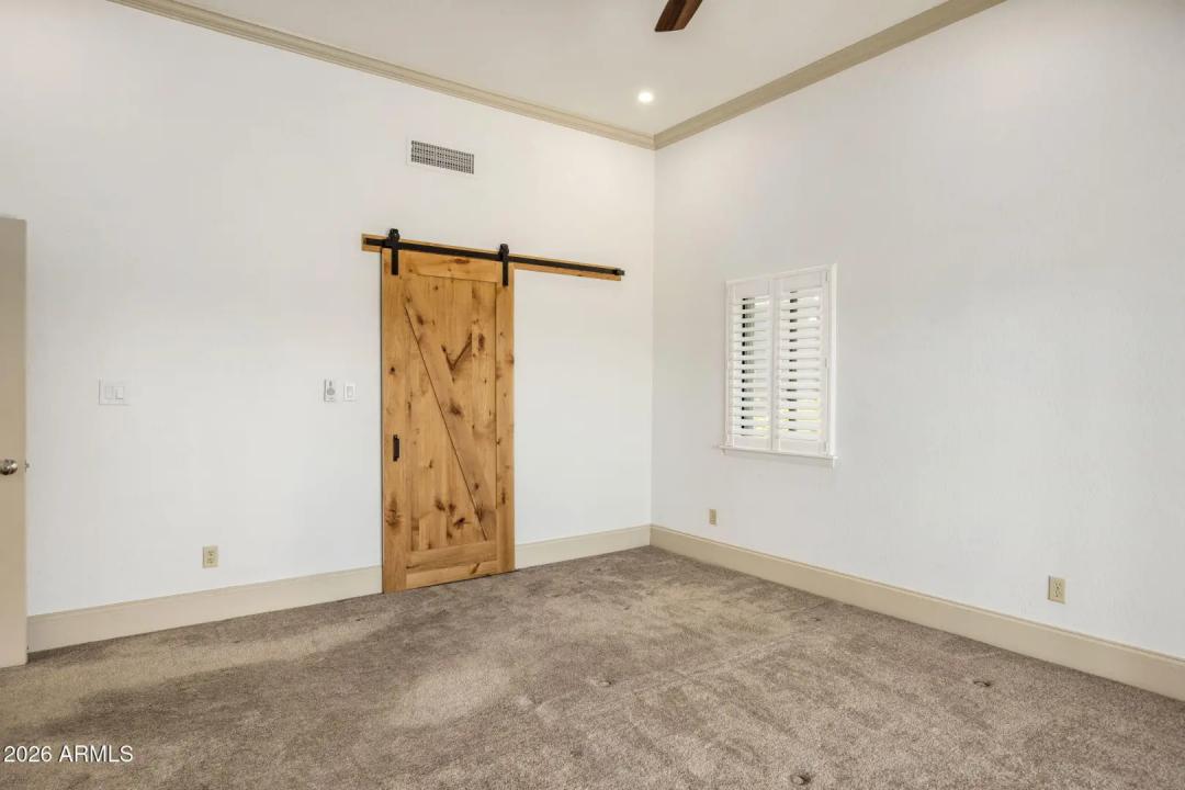 Real Estate Picture 11