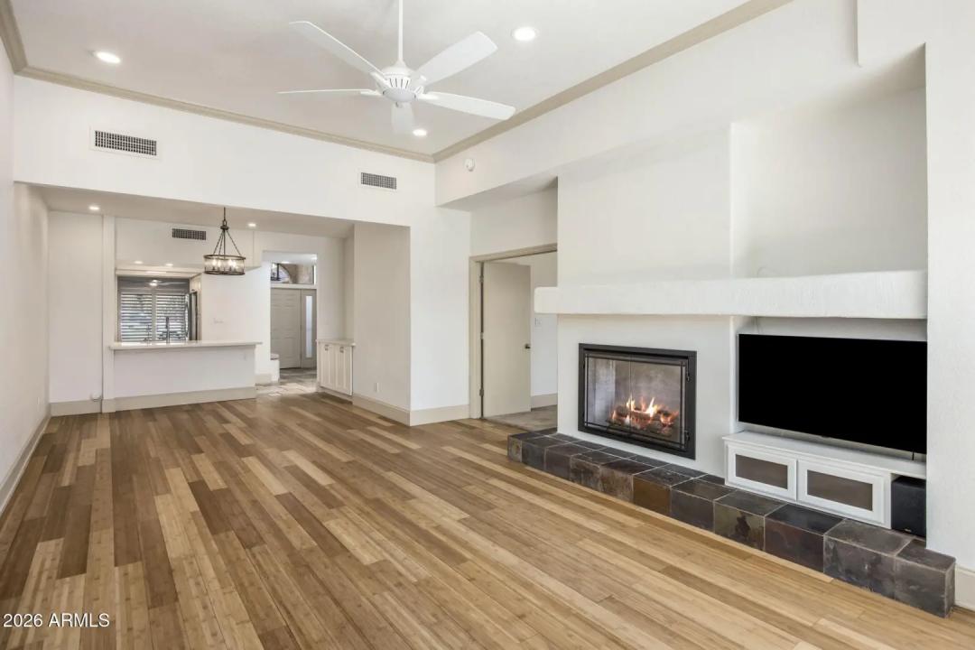 Real Estate Picture 3