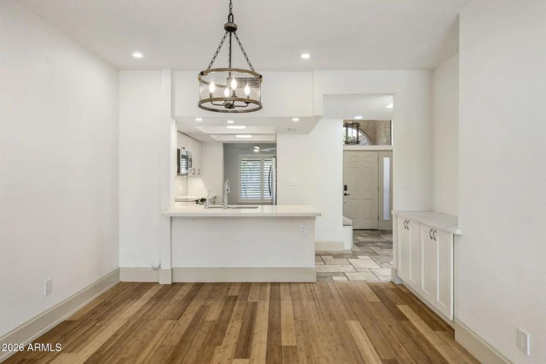 Real Estate Picture 4