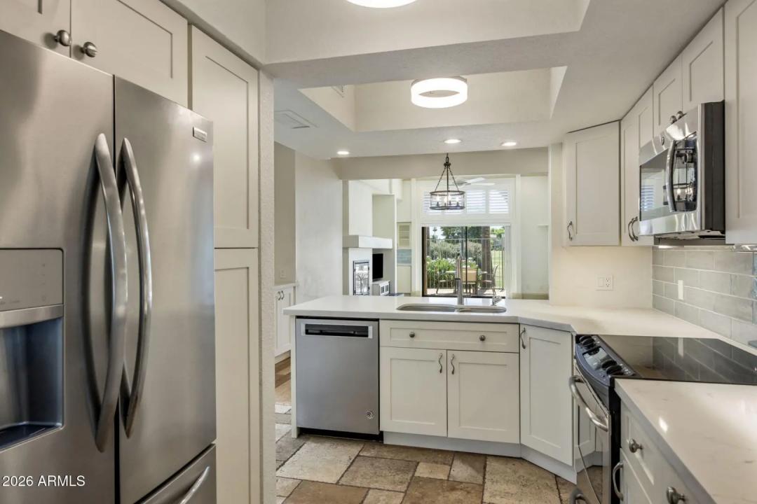 Real Estate Picture 7
