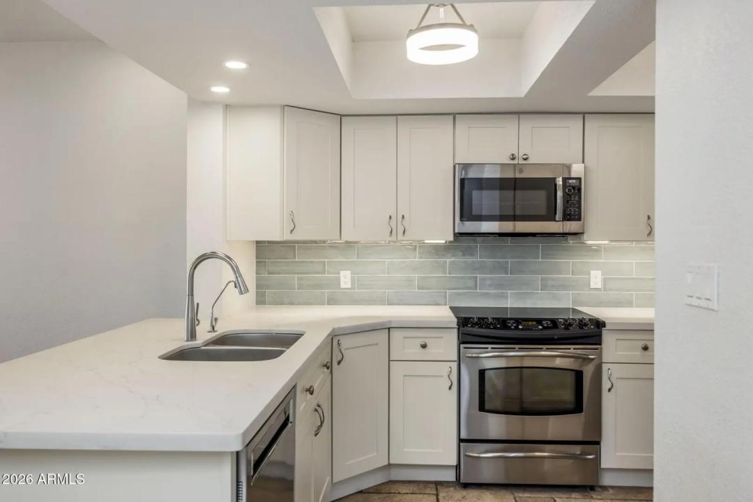 Real Estate Picture 6