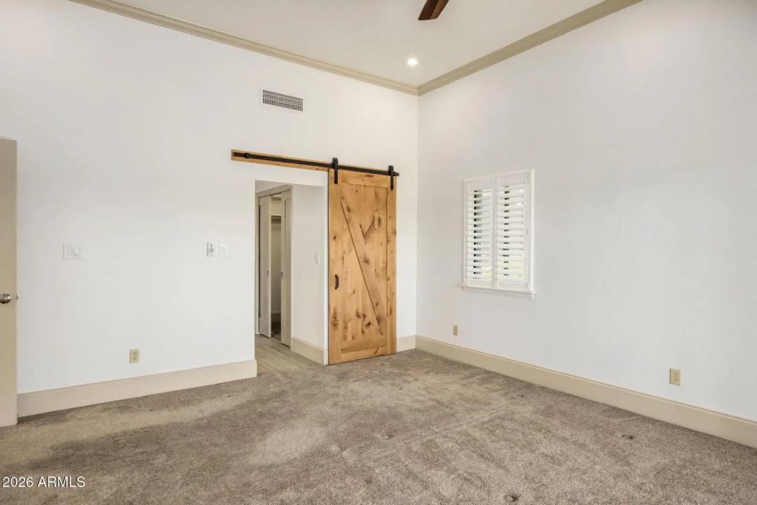Real Estate Picture 12
