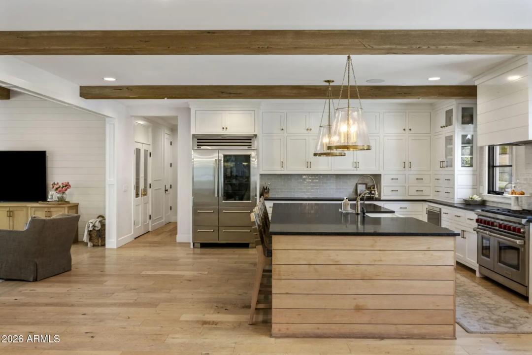 Real Estate Picture 5