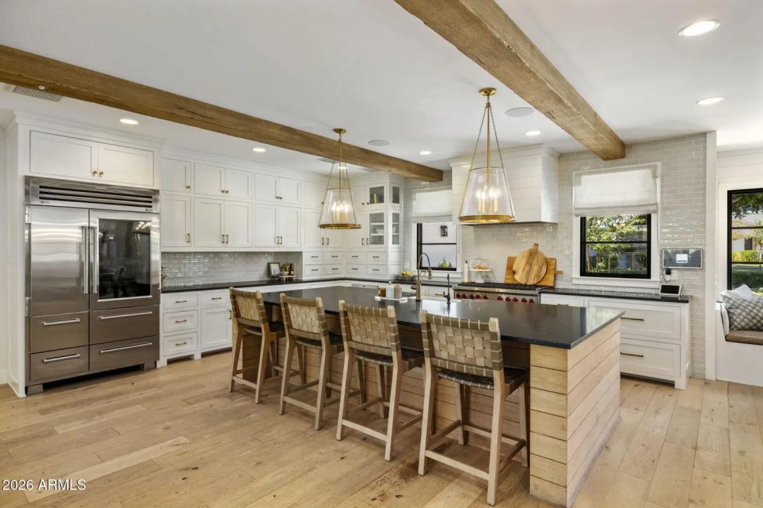 Real Estate Picture 6