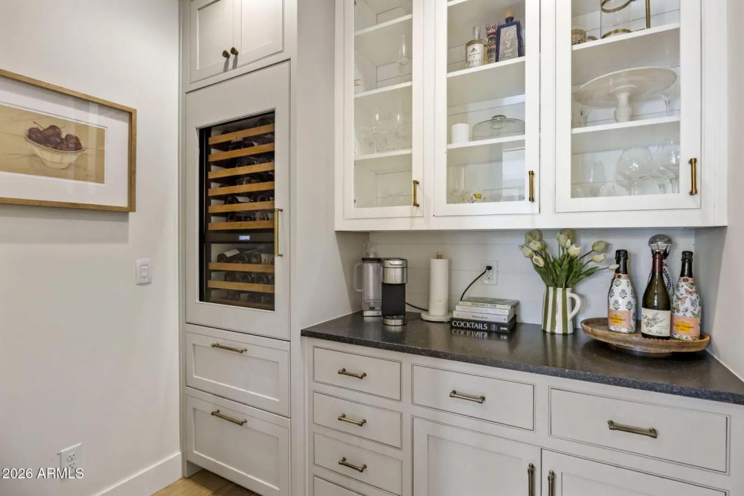 Real Estate Picture 14