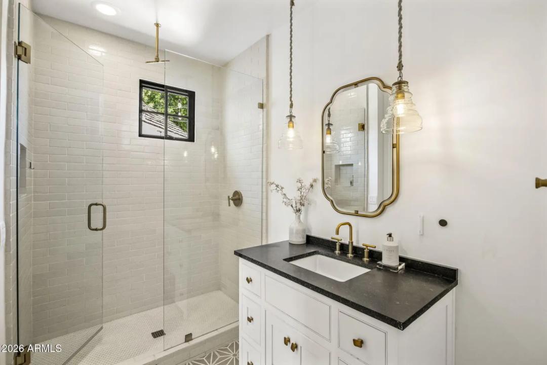 Real Estate Picture 20