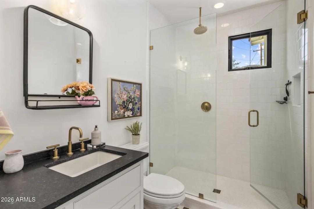 Real Estate Picture 22
