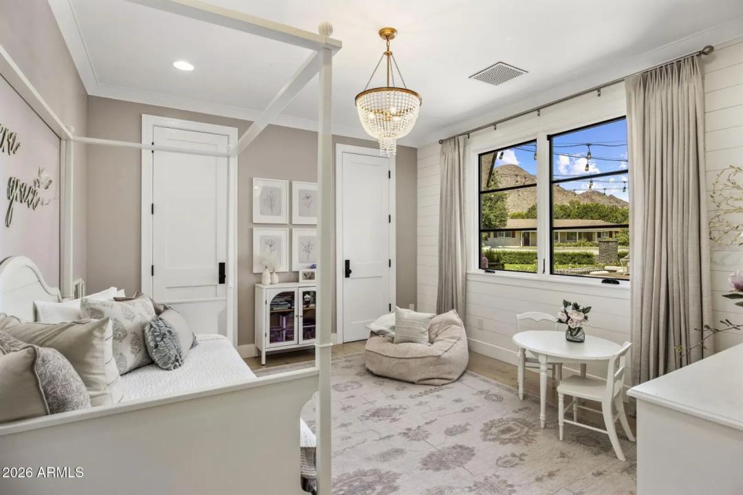 Real Estate Picture 23
