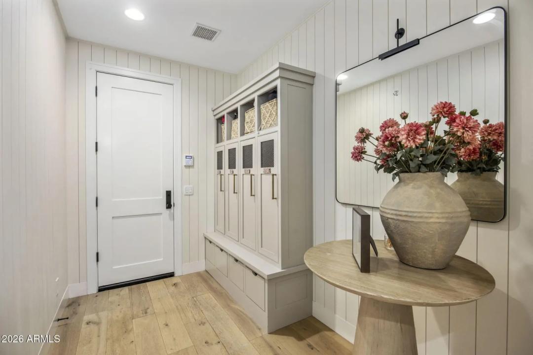 Real Estate Picture 25