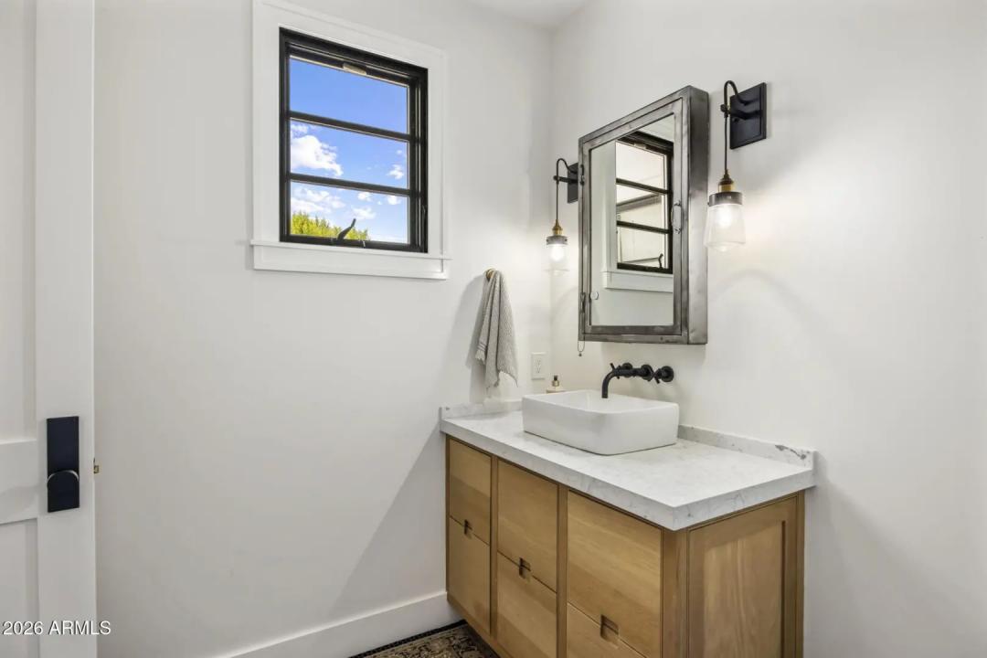 Real Estate Picture 27