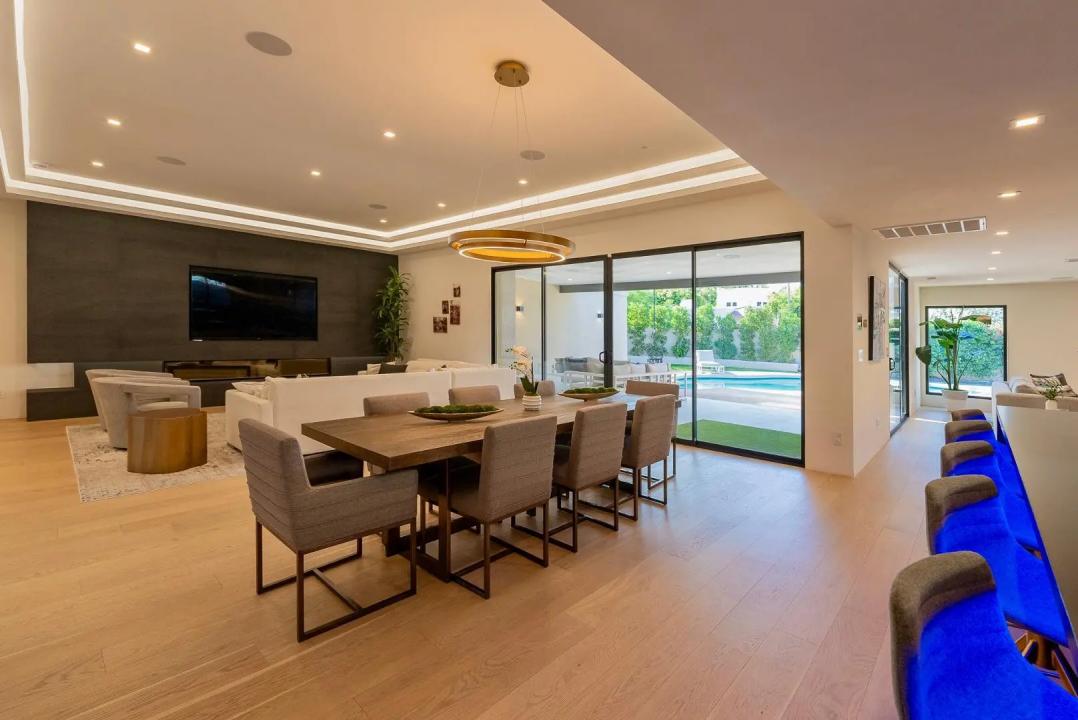 Real Estate Picture 1