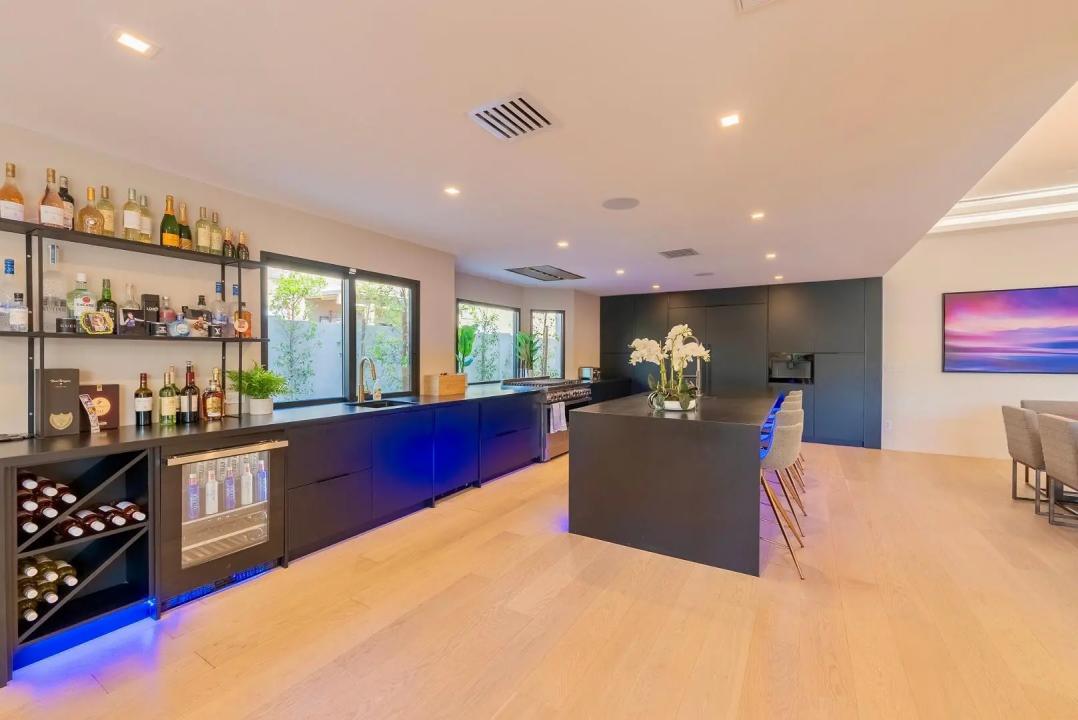 Real Estate Picture 2