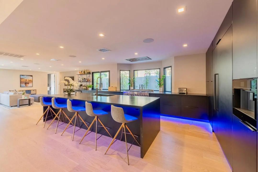 Real Estate Picture 6