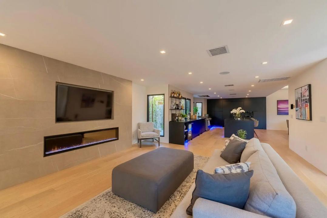 Real Estate Picture 15
