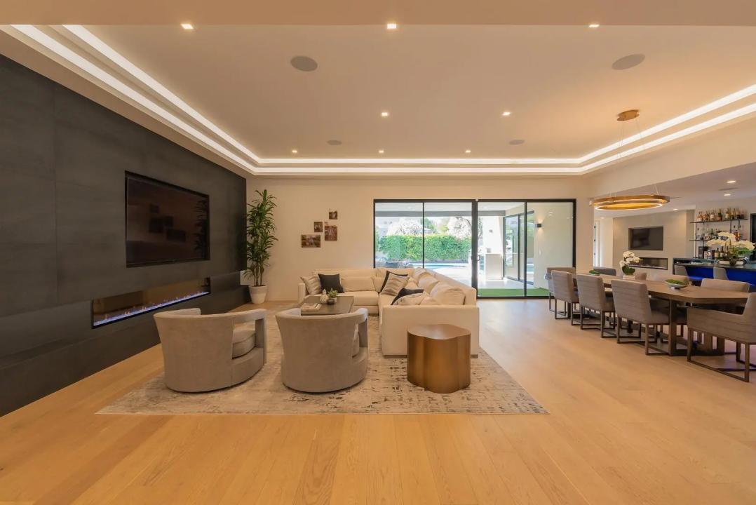 Real Estate Picture 14