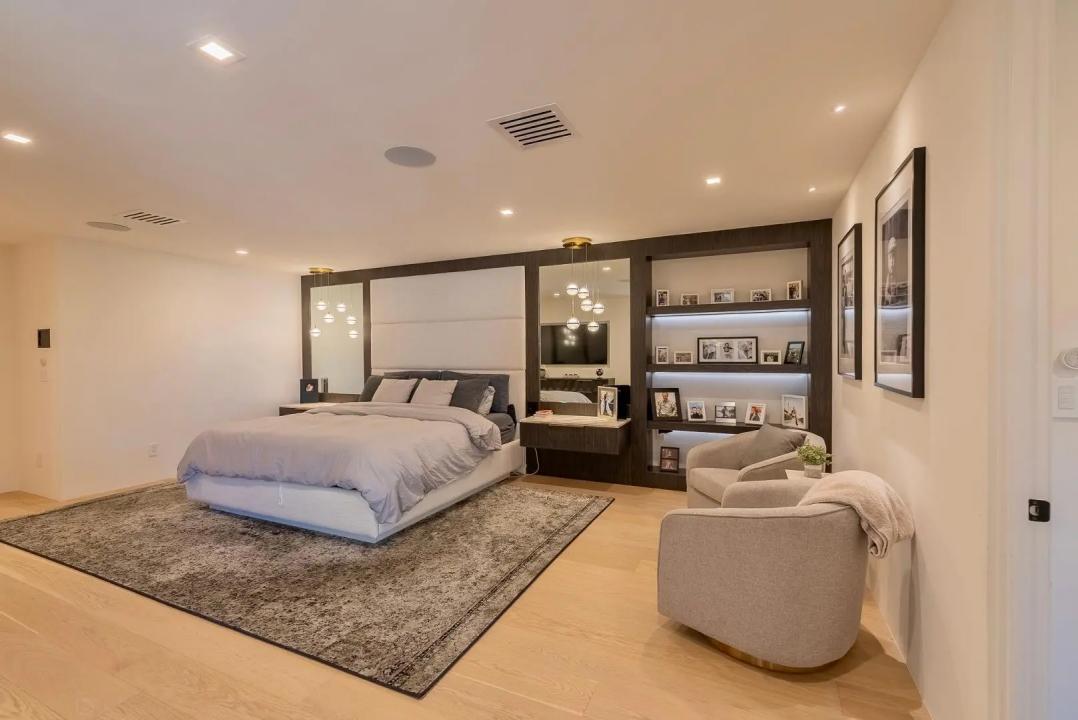 Real Estate Picture 20