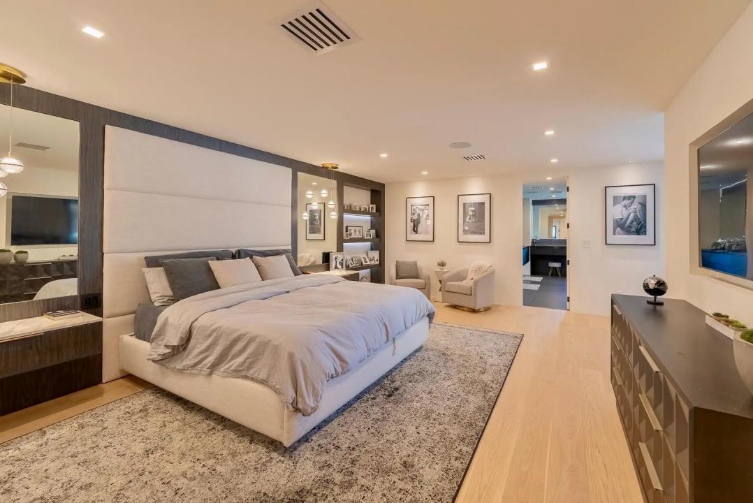 Real Estate Picture 21