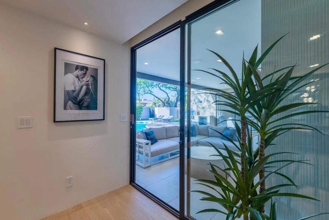 Real Estate Picture 24