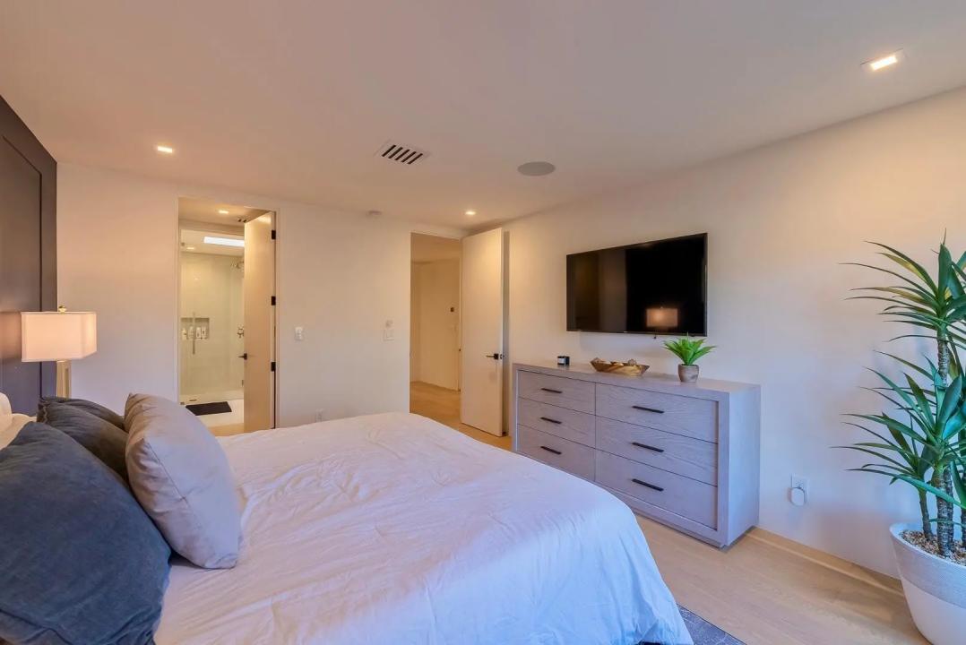 Real Estate Picture 29