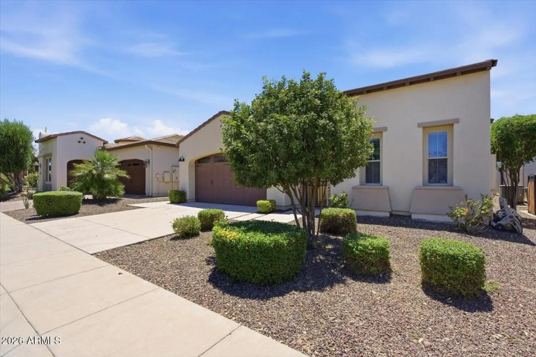 Real Estate Picture 3