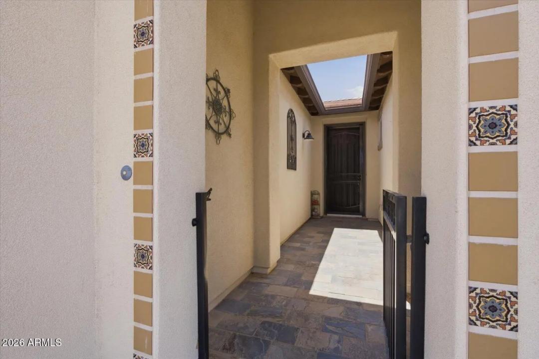 Real Estate Picture 4