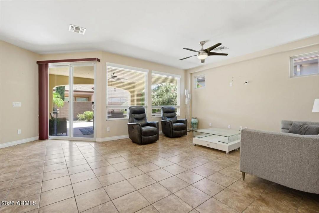 Real Estate Picture 5