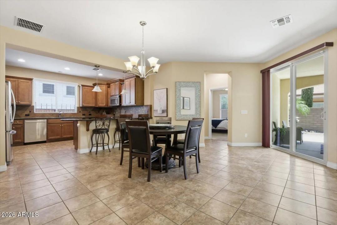 Real Estate Picture 8