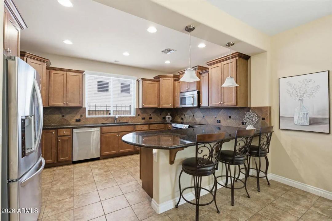 Real Estate Picture 11