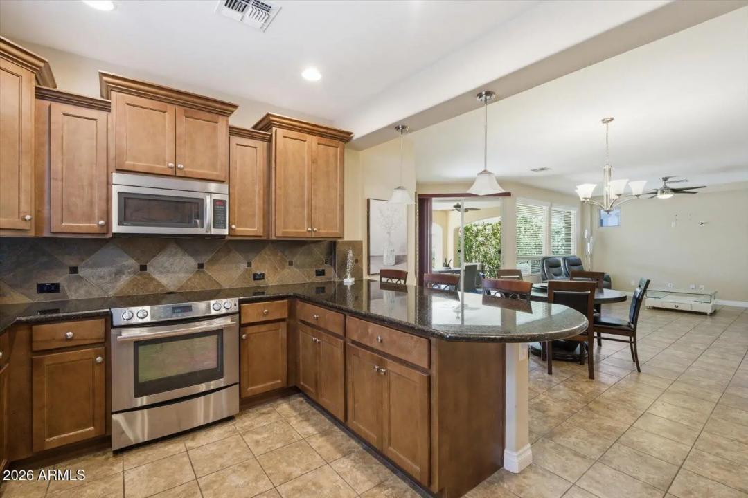 Real Estate Picture 13