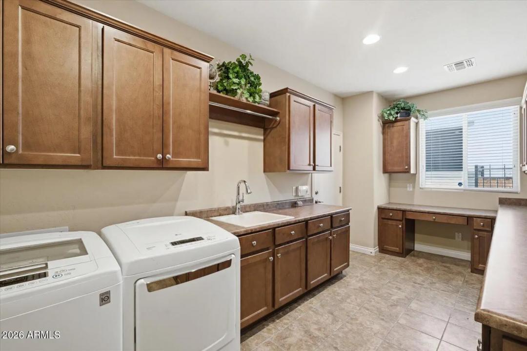Real Estate Picture 22