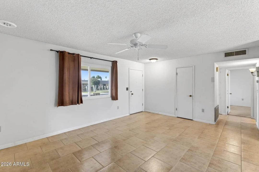 Real Estate Picture 5