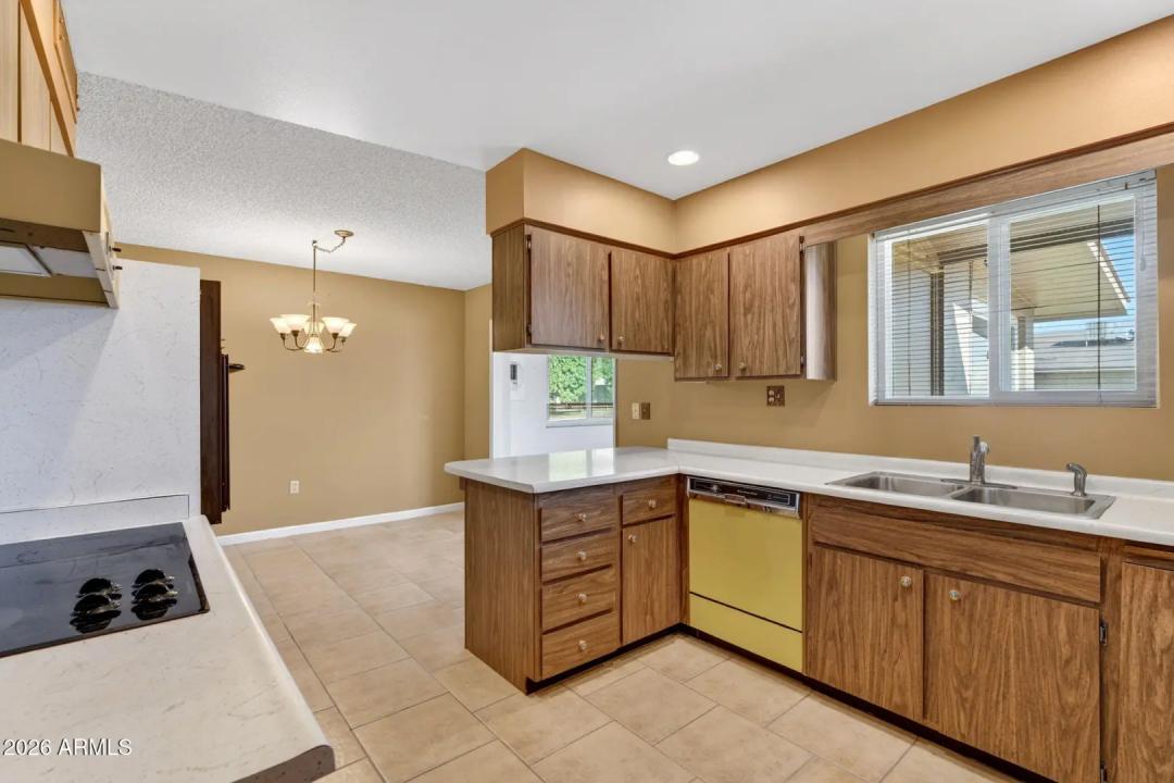 Real Estate Picture 10