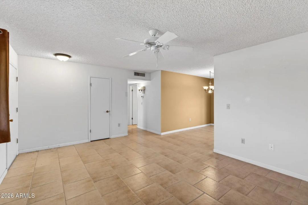 Real Estate Picture 13