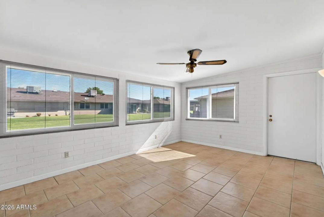 Real Estate Picture 14