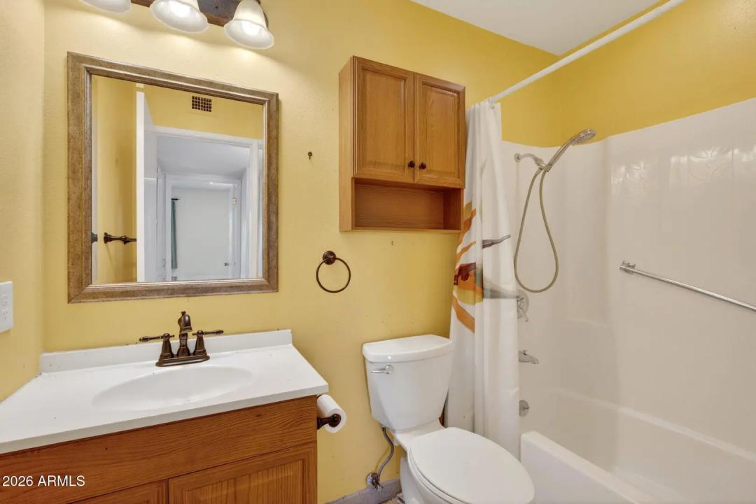 Real Estate Picture 24